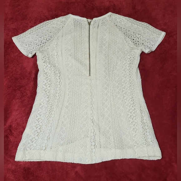COPY - Banana Republic lace top - Picture 2 of 5